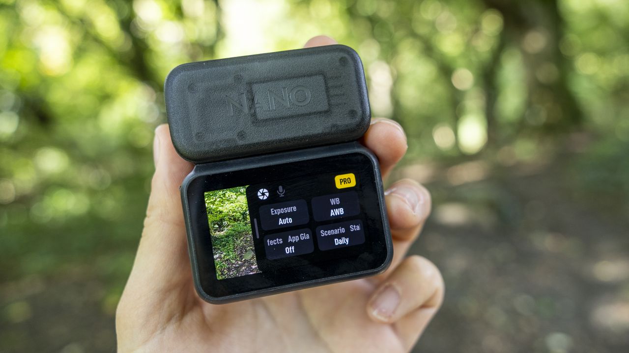 The LCD screen on the DJI Osmo Nano in the sunshine