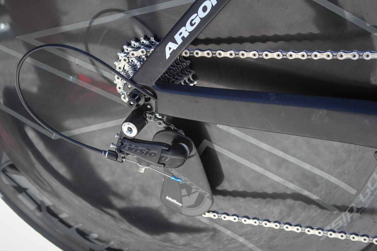 Tvetcov also ran a Vision Metron rear derailleur