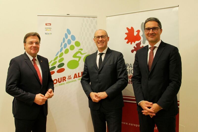 Euregio's presidents G&uuml;nther Platter (Tirol), Ugo Rossi (Trentino) e Arno Kompatscher (S&uuml;dtirol) after the protocol agreement.