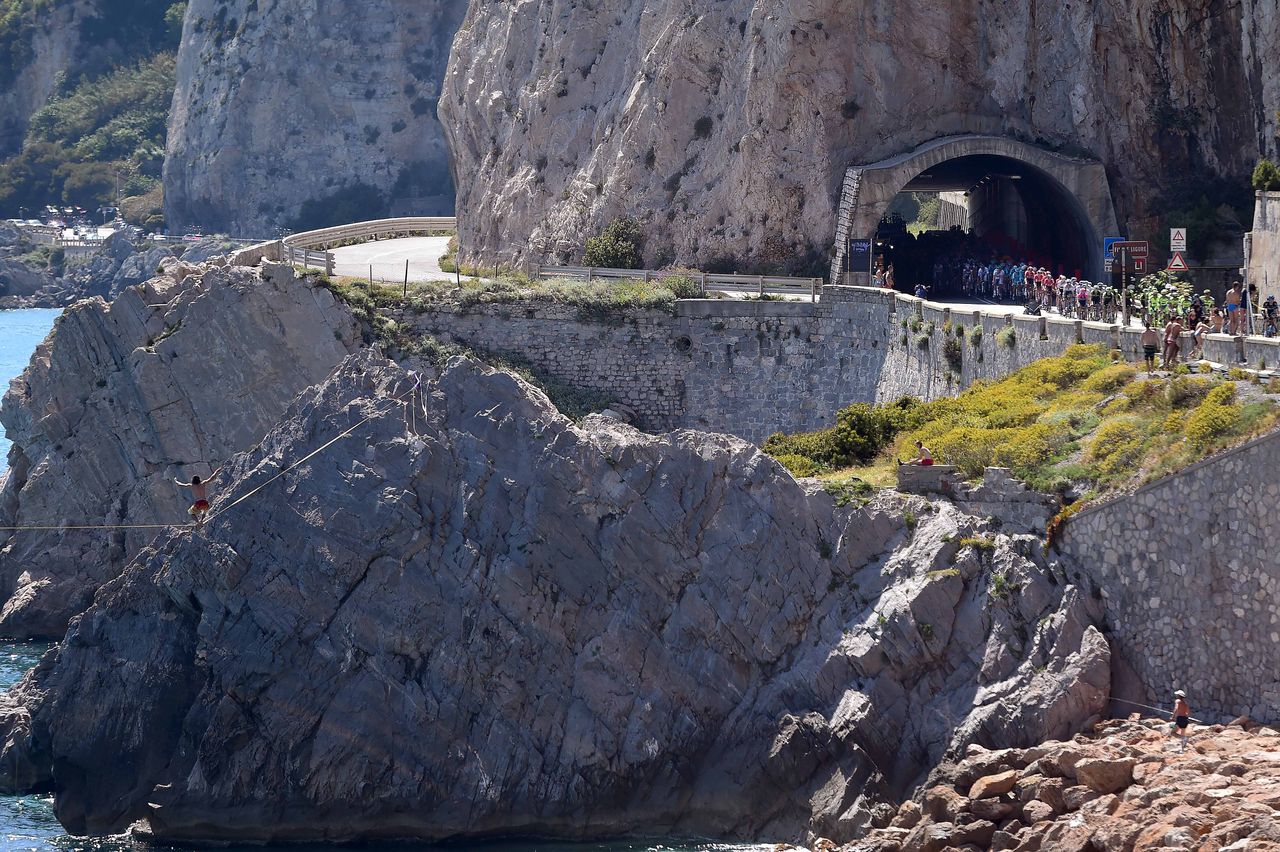 The peloton spent the majority of the stage on the coast