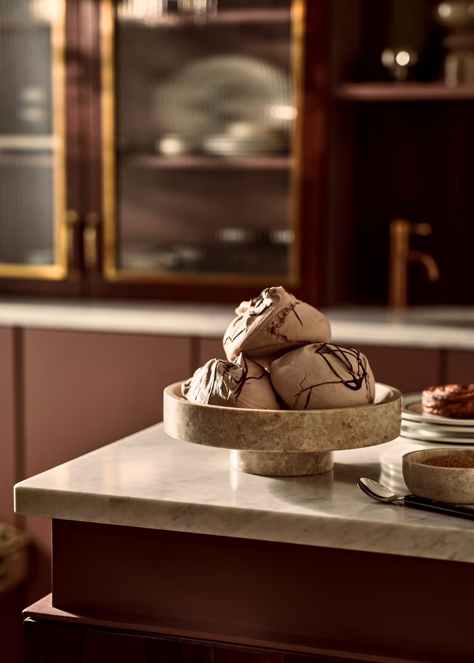 H&amp;amp;M, Footed Marble Serving Bowl
