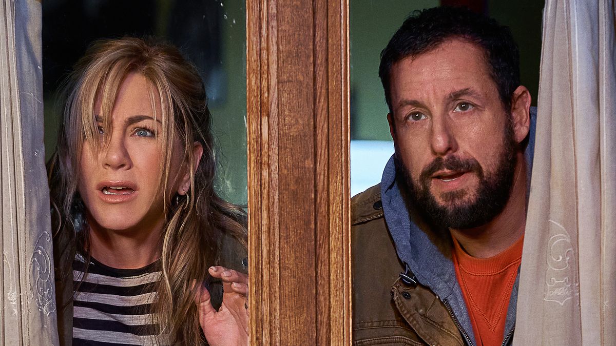 (L-R) Jennifer Aniston as Audrey Spitz and Adam Sandler as Nick Spitz in Murder Mystery 2