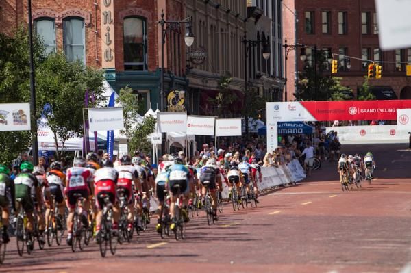 The split in the men's race.