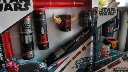 Star Wars Lightsaber Forge Darth Maul and Ahsoka Tano