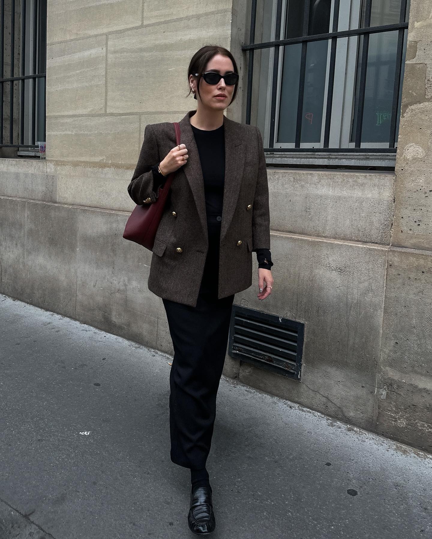 Annabel Rosendahl wears The Row Park Tote bag.