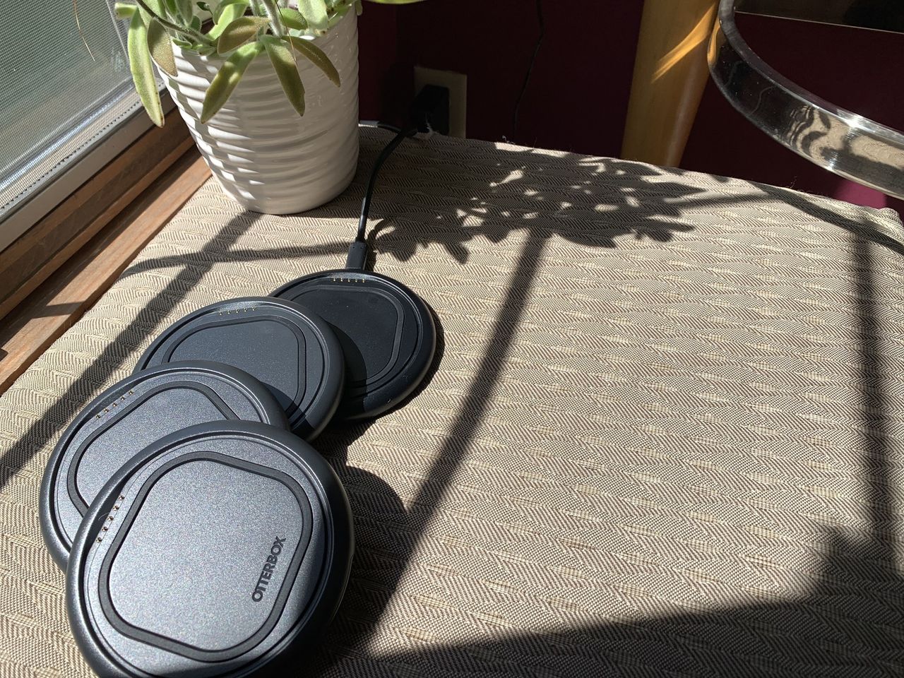 OtterBox OtterSpot Wireless Charging System