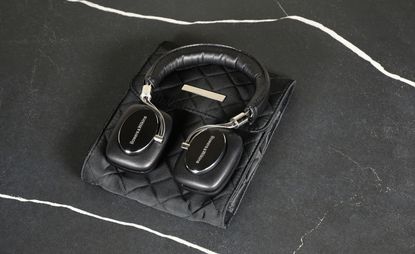 Bowers & Wilkins P5 Wireless headphones