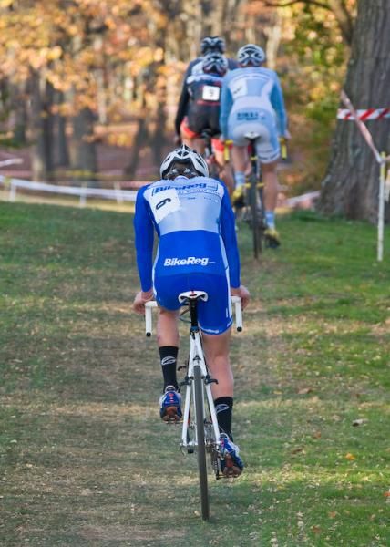 Ryan Knapp (Bikereg.com) has lost contact with the chase group.