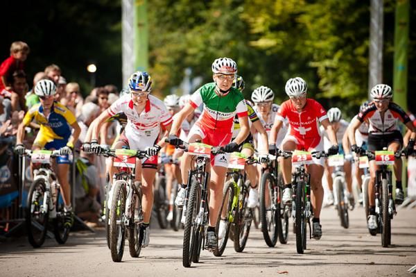 The start of the women's cross country race in Heubach