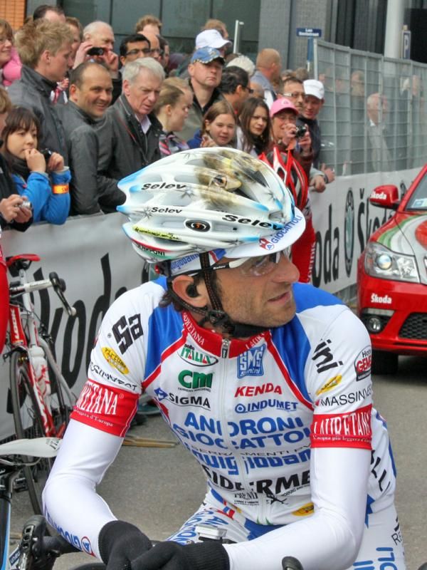 Androni Giocattoli-Diquigiovanni captain Michele Scarponi protects his head with a custom painted Selev helmet.
