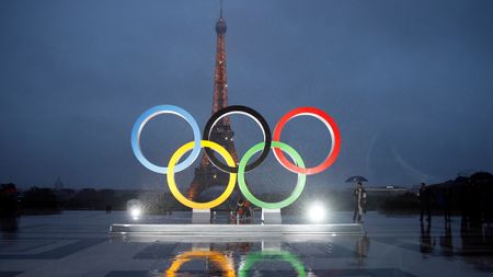 The Eiffel Tower with Olympic rings