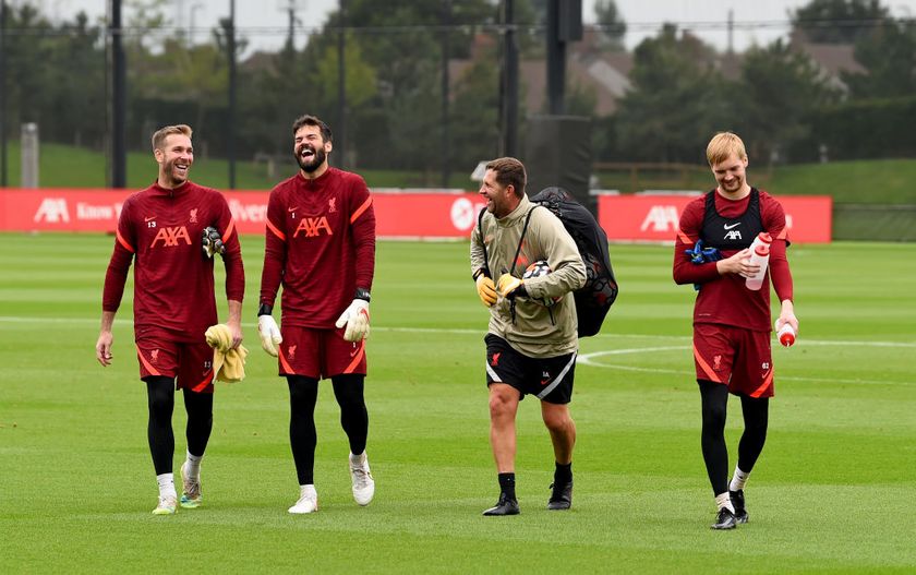 KIRKBY, ENGLAND - AUGUST 24: (THE SUN OUT, THE SUN ON SUNDAY OUT) Adrian, Alisson Becker, Caoimhin Kelleher of Liverpool and John Achterberg first-team goalkeeping coach during a training session at AXA Training Centre on August 24, 2021 in Kirkby, England. (Photo by Andrew Powell/Liverpool FC via Getty Images)