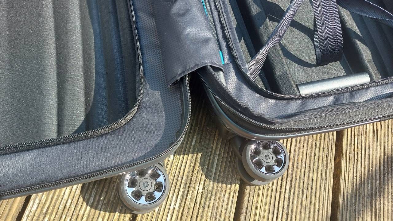 Samsonite Nexis Spinner (55cm)