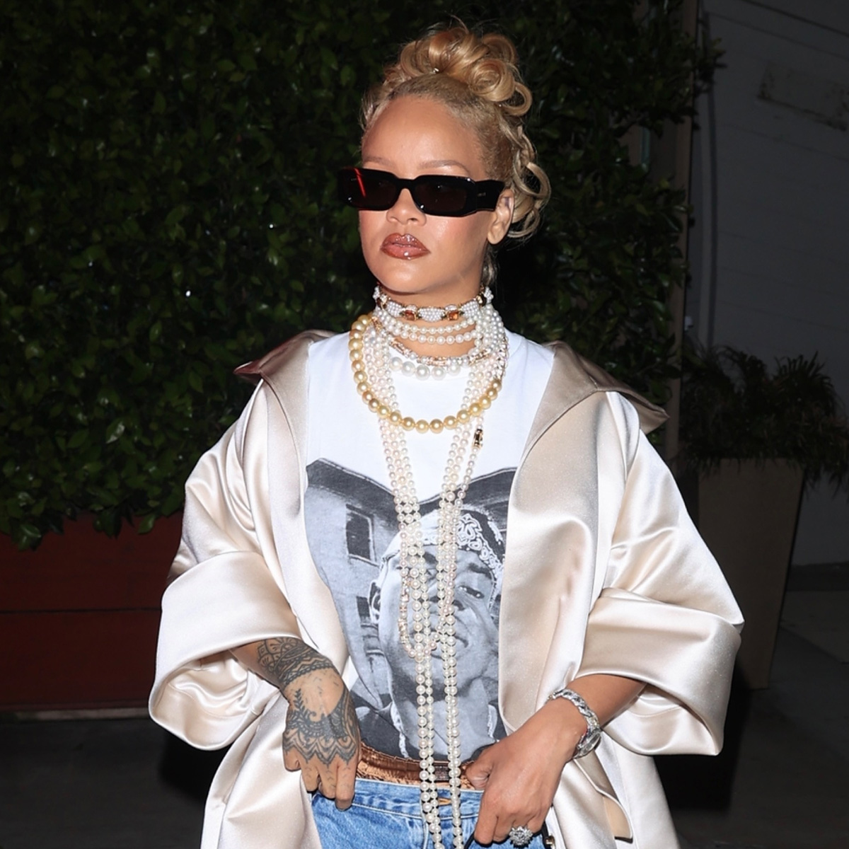 Rihanna Just Made Jeans and a T-Shirt Look Fancy With This Pretty Trend