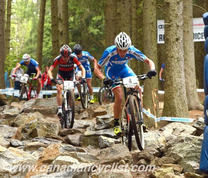 Daniele Braidot (Ita) leading through the rocks