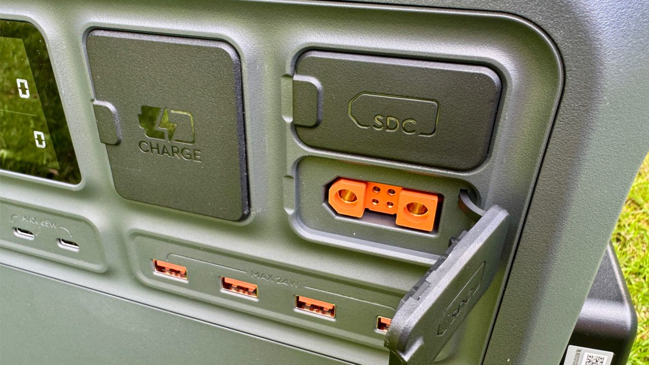 DJI Power 2000 SDC ports
