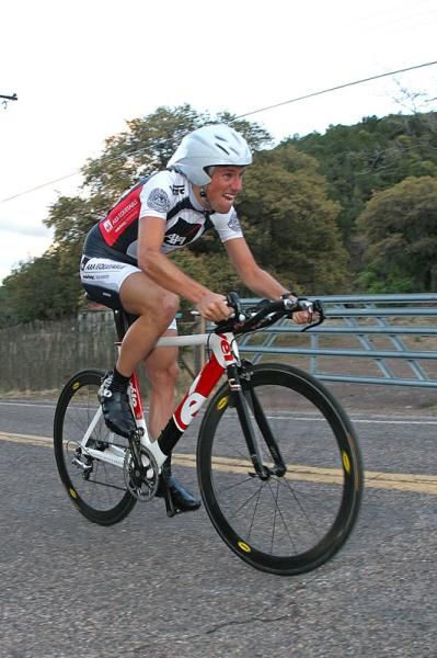 Mike Mathis (AXA) pushes it to the finish line.