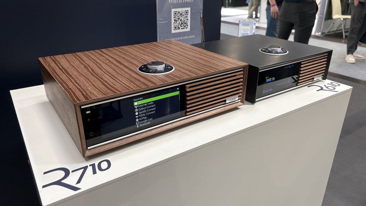 Ruark Audio R710 streaming amp with CD player