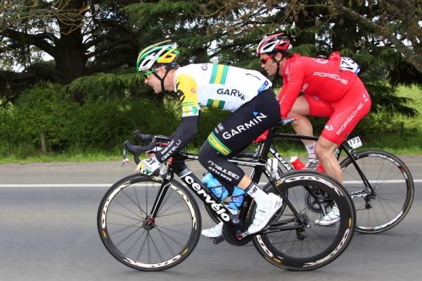 Jack Bobridge (Garmin-Cervelo) and Rhys Pollock (Drapac) fight it out heading into the final 10 kilometres