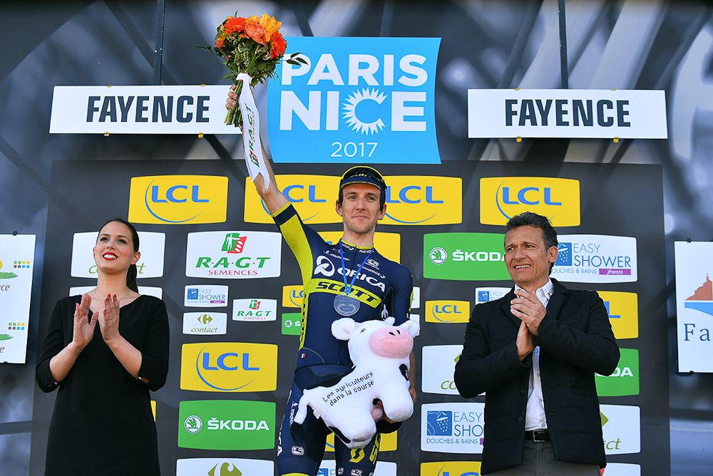 Simon Yates on the Paris-Nice podium after winning stage 6