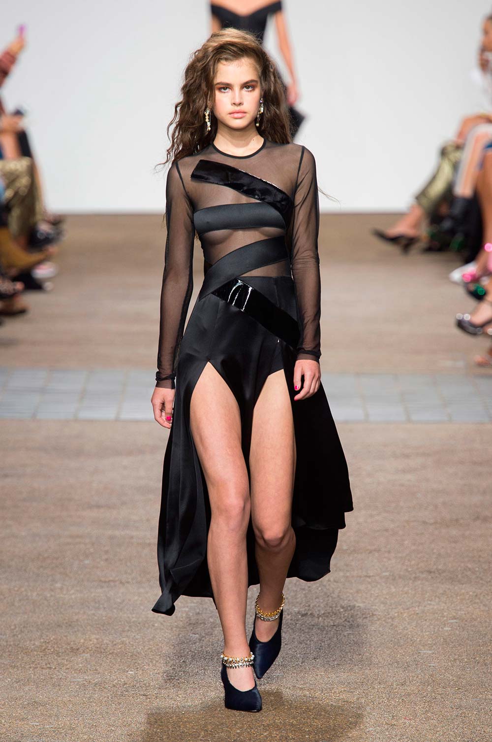 Topshop-Unique-Spring-summer-2017-LFW-36
