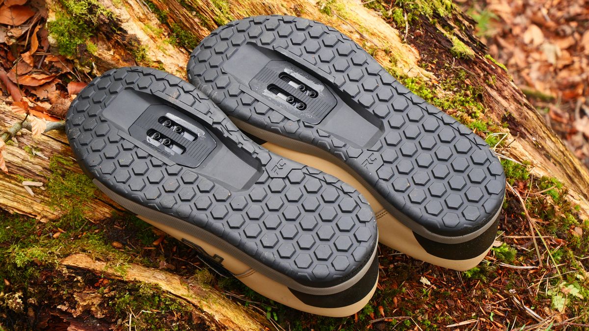 Ride Concepts Hellion Clip shoe review stiff and stable enduro shoes Bike Perfect