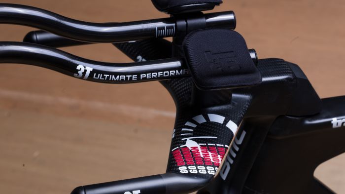 There's some nice motivational detailing on the basebar
