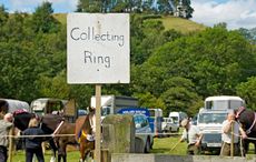 BRKT0D Close up of Collecting Ring sign at Rosedale Show North Yorkshire England UK United Kingdom GB Great Britain