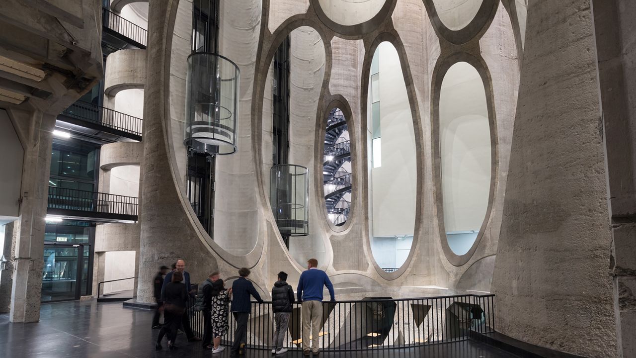 776_9_hr_zeitzmocaa_heatherwickstudio_credit_iwan-baan_atrium-at-night.jpg