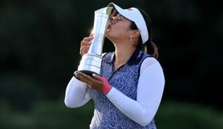 Vu kisses the AIG Women's Open trophy
