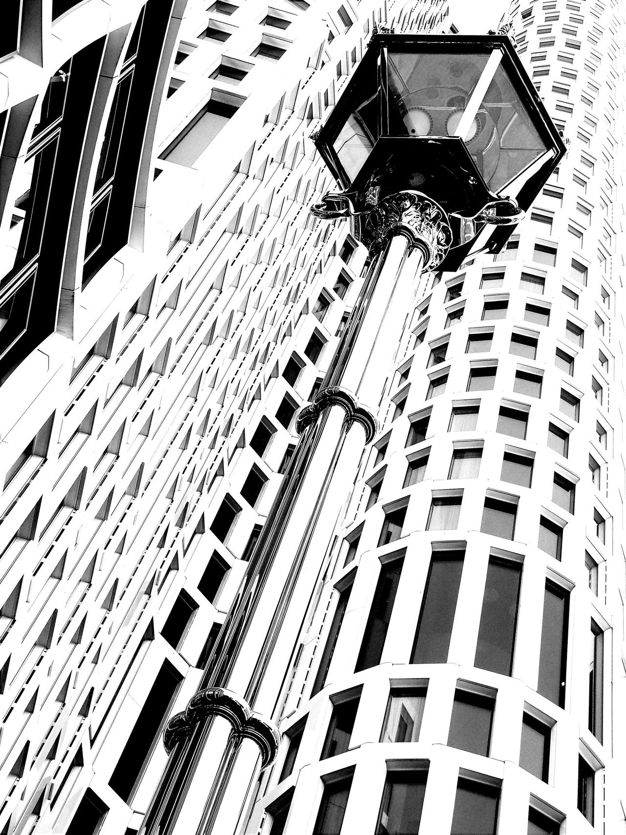 GuruShots - Powerful Black &amp; White Jan 26