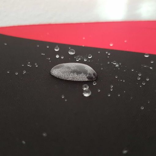 The Arozzi Arena being hydrophobic.