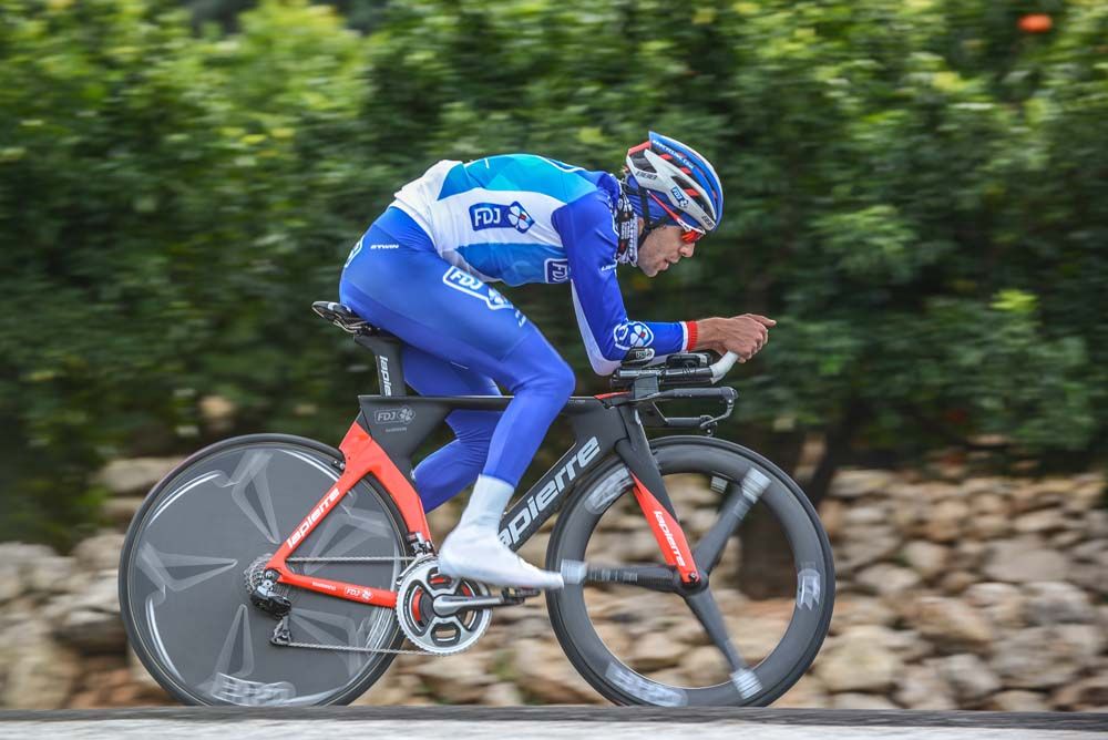 Thibaut Pinot at speed on his Lapierre Aerostorm DRS