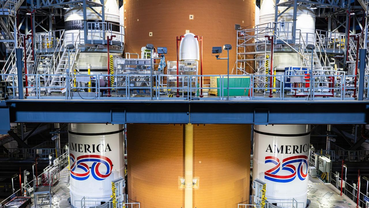 Artemis 2 moon rocket gets 'America 250' paint job | Space photo of the day for Dec. 23, 2025