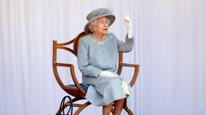 queen elizabeth trooping the colour 1233412169