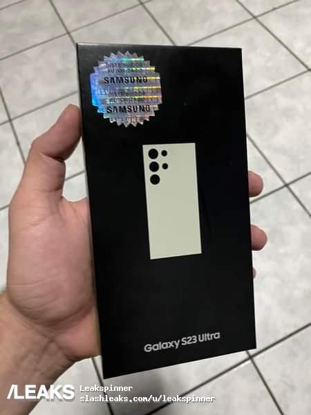 Image of the Samsung Galaxy S23 Ultra in Cotton Flower color in a box