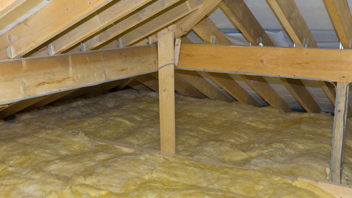 blanket loft insulation between joists