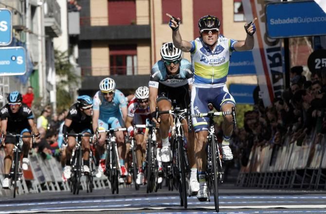 Simon Gerrans (Orica GreenEdge) takes out Stage 1 at Pais Vasco