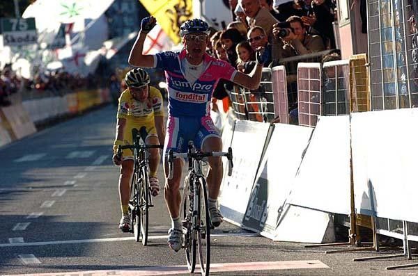 Italy's Damiano Cunego (Lampre-Fondital) starts his celebrations after sprinting to victory.