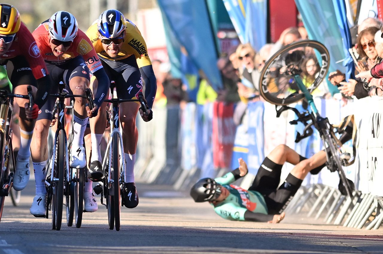 Marc Brustenga after a crash at the Etoile de Besseges