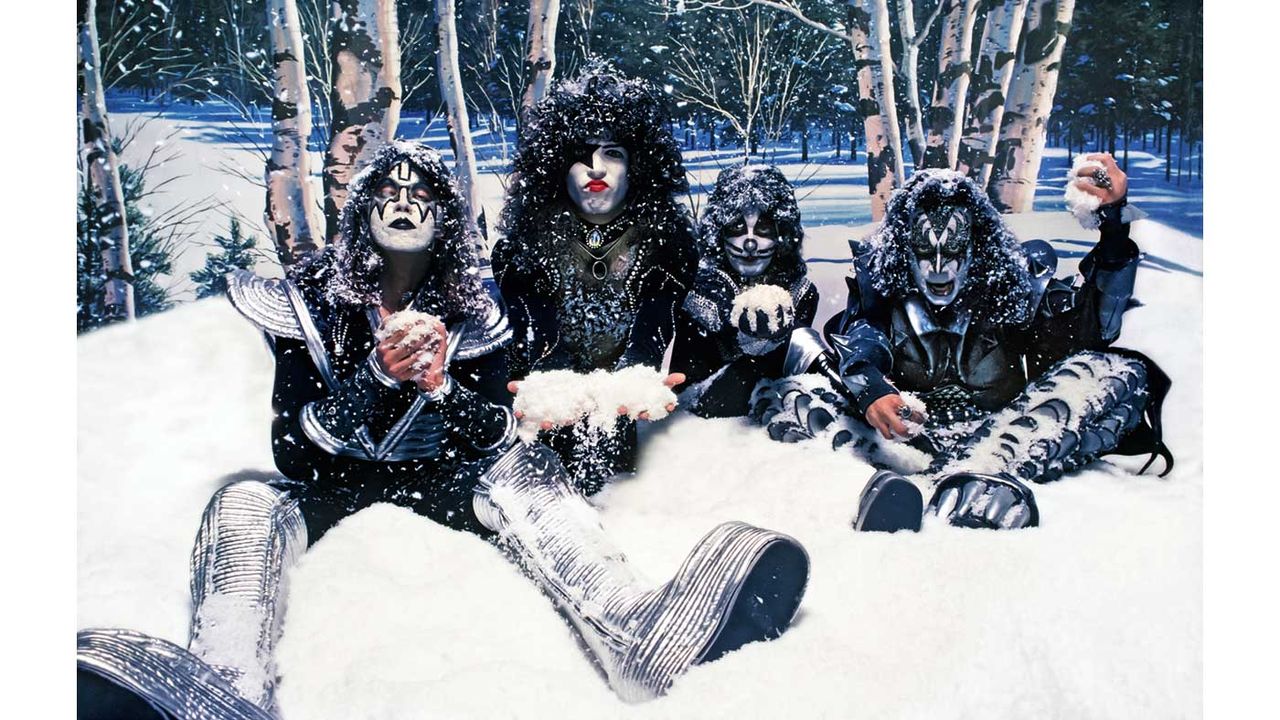 np-press-6-kiss.jpg