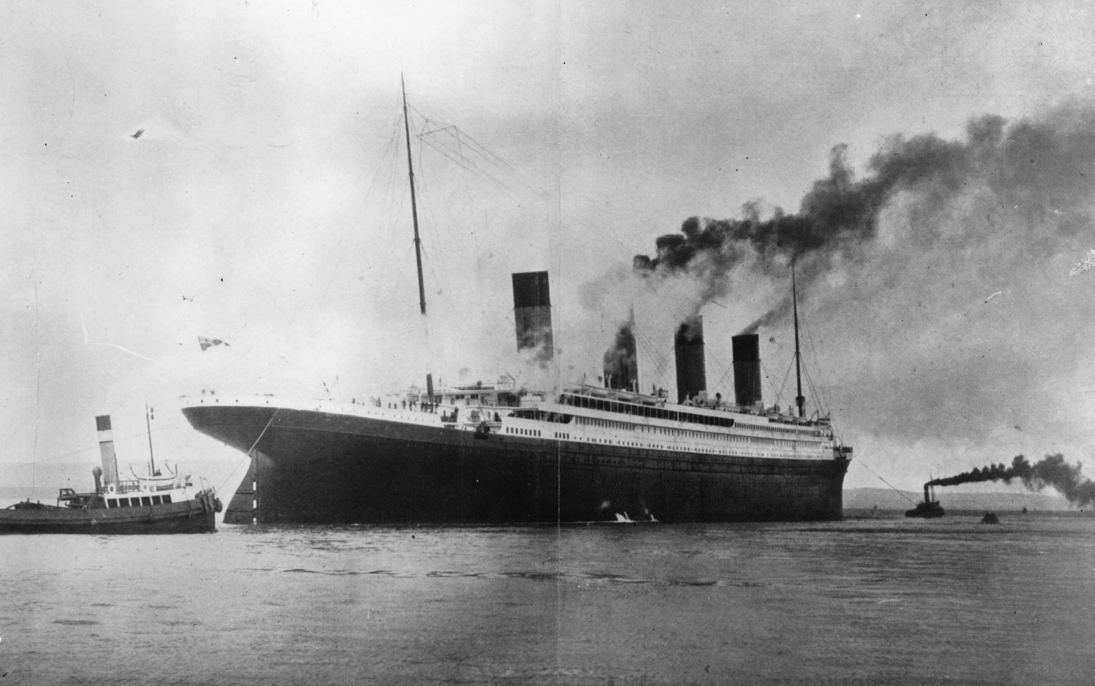 Black and white image of Titanic