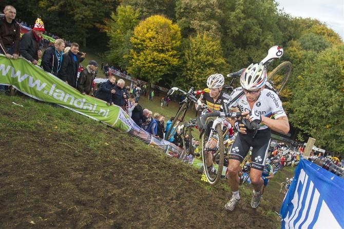 World champion Sven Nys leads Belgian champion Klaas Vantornout on the run-up