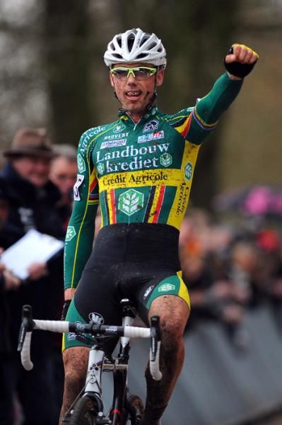 Sven Nys soloed to the win in Hoogstraten