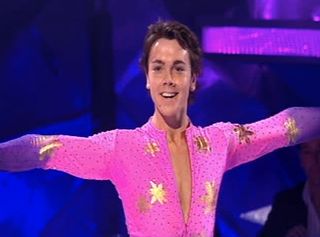 ...Ray Quinn came along - and score a whopping 23.5 points for his debut routine