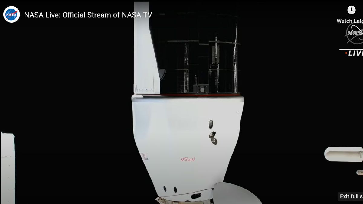 Bekijk dinsdag vroeg hoe de SpaceX Dragon-vrachtcapsule met het ruimtestation aanmeert