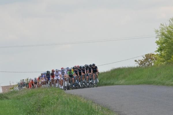 The Tour of Picardie peloton on the final stage of the 2010 race