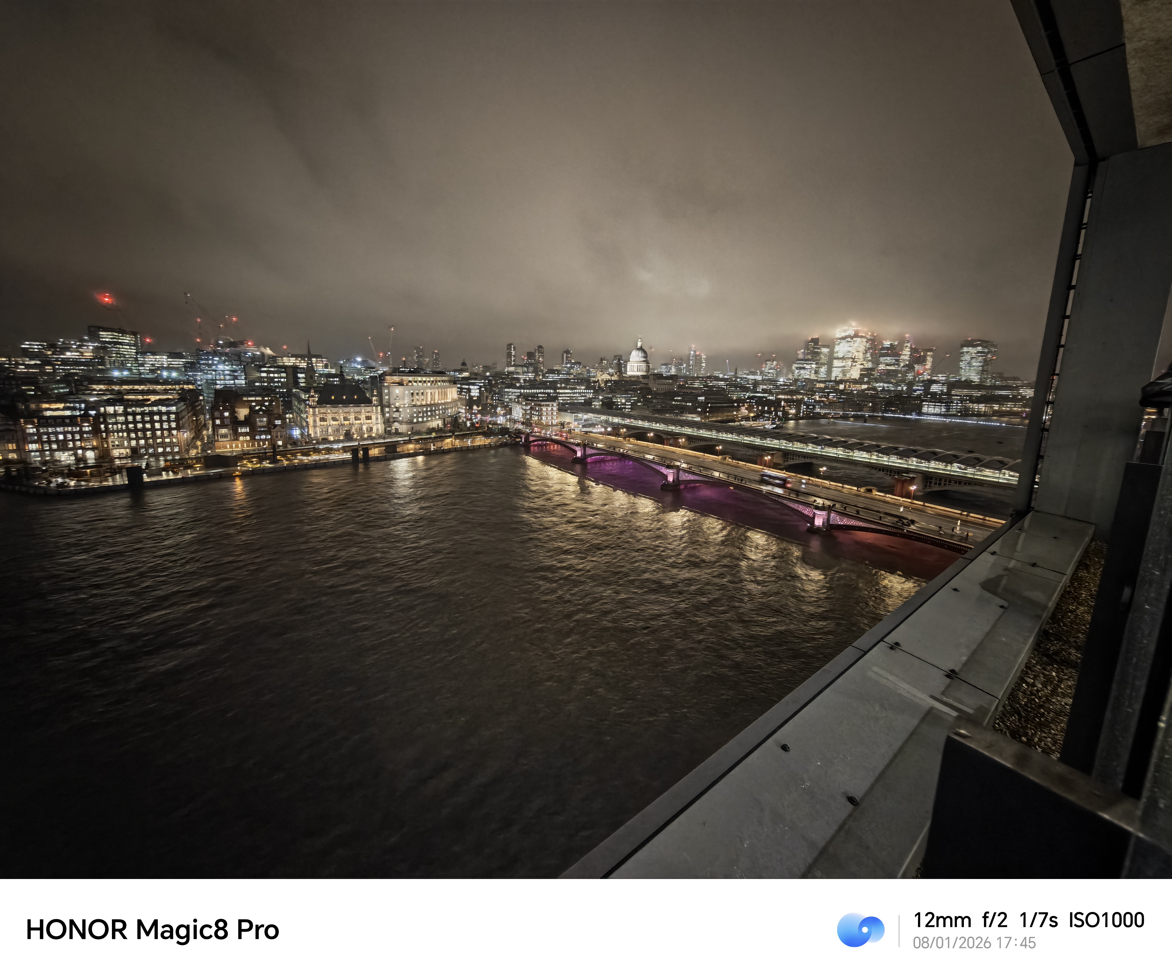Honor Magic 8 Pro camera sample St Pauls night 0.5x zoom