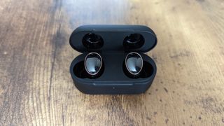 1More Evo review: earbuds in charging case