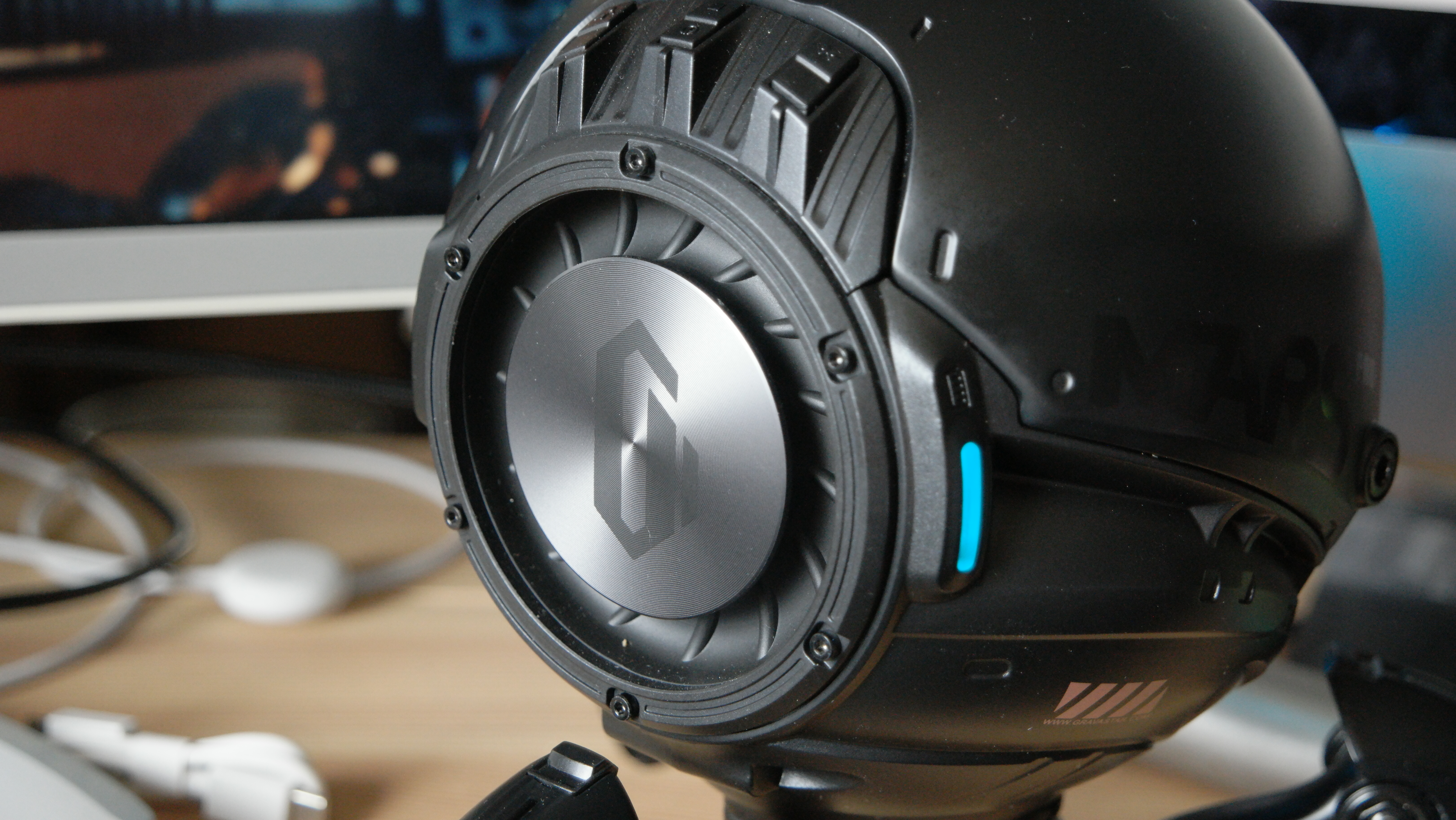 Gravastar Mars Pro V2's passive bass radiator